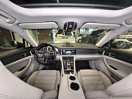 Porsche Panamera, 2017г, полный привод, робот