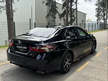 Toyota Camry, 2021г, передний привод, автомат