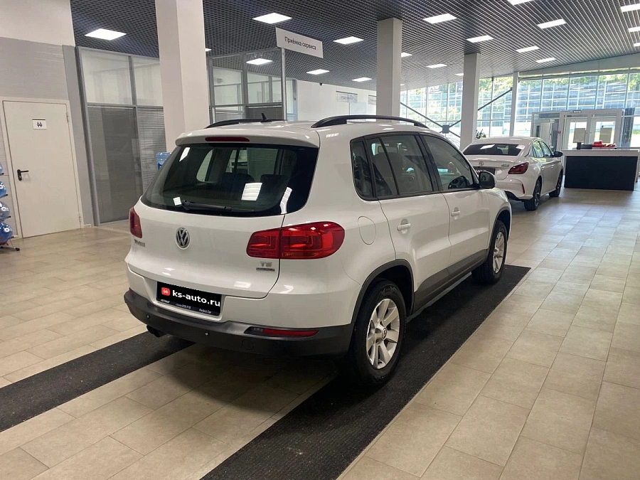 Volkswagen Tiguan, 2014г., передний привод, механика