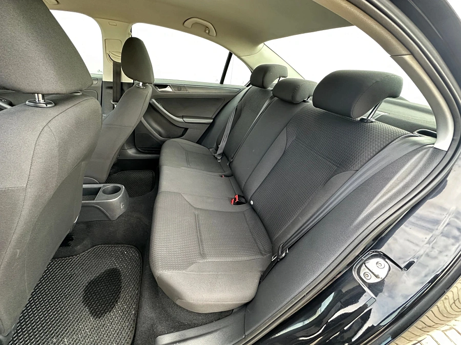 Volkswagen Jetta, 2015г., передний привод, механика