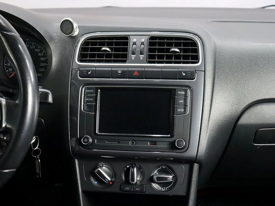 Volkswagen Polo, 2019г., передний привод, автомат