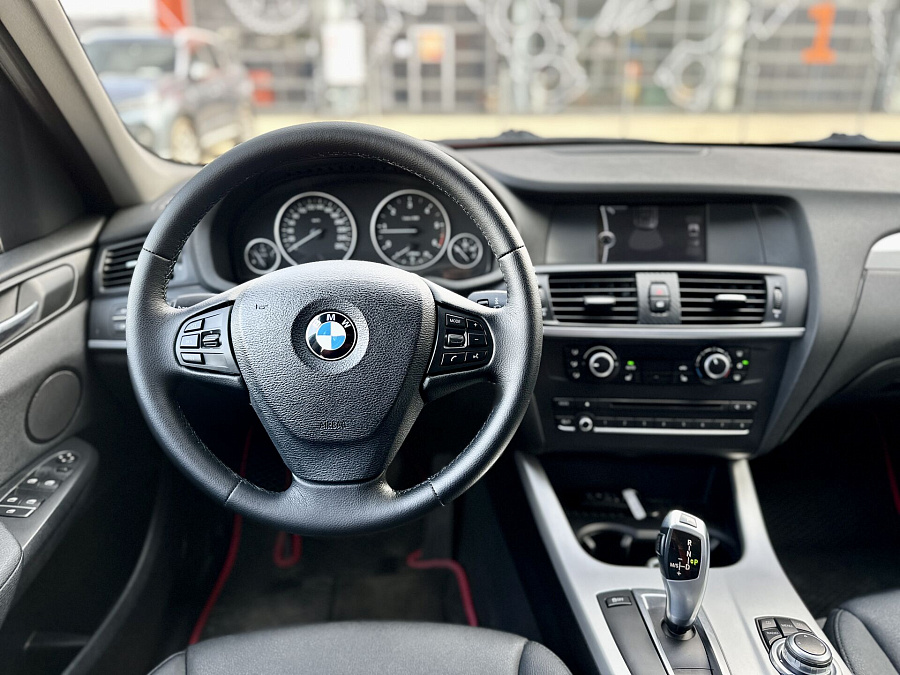 BMW , 2011г., передний привод, автомат