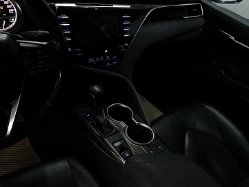 Toyota Camry, 2021г, передний привод, автомат