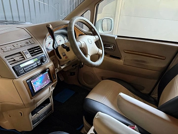 Nissan Presage, 2001г., передний привод, автомат