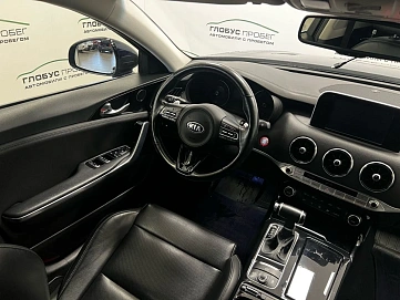 Kia Stinger, 2019г, передний привод, автомат
