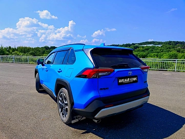 Toyota RAV4, 2019г, полный привод, вариатор