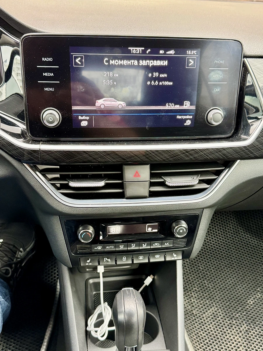 Volkswagen Polo, 2021г., передний привод, автомат