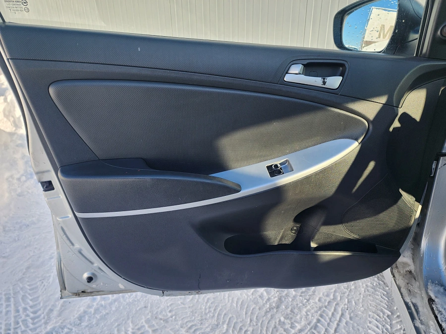 Hyundai Solaris, 2012г., передний привод, механика