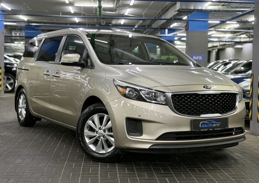 Kia Sedona, 2016г., передний привод, автомат