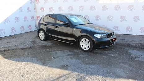 BMW 1 серии, 2008г., передний привод, автомат