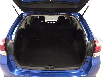 Toyota Corolla, 2015г, передний привод, вариатор