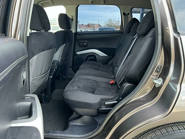 Mitsubishi Outlander, 2010г, передний привод, автомат