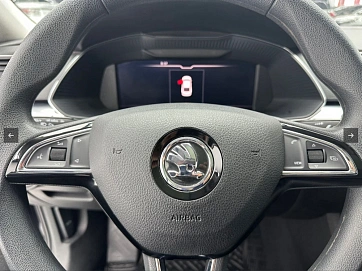 Skoda Superb, 2022г., передний привод, робот