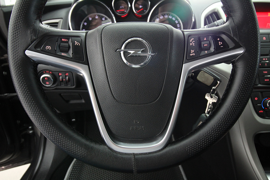 Opel Astra, 2012г., передний привод, автомат