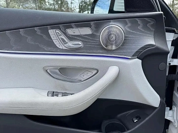 Mercedes-Benz E-Класс, 2022г, задний привод, автомат