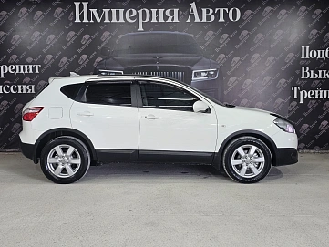 Nissan Qashqai, 2010г, передний привод, вариатор