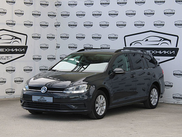 Volkswagen Golf, 2019г, передний привод, механика