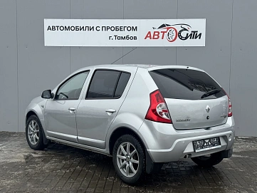 Renault Sandero, 2011г, передний привод, механика