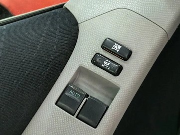 Toyota Yaris, 2006г., передний привод, механика