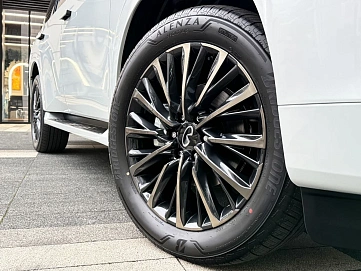 Infiniti QX80, 2025г, полный привод, автомат