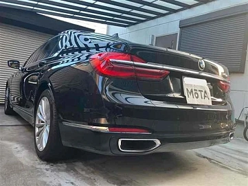 BMW 7 серии, 2017г, задний привод, автомат