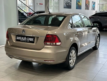 Volkswagen Polo, 2015г, передний привод, автомат