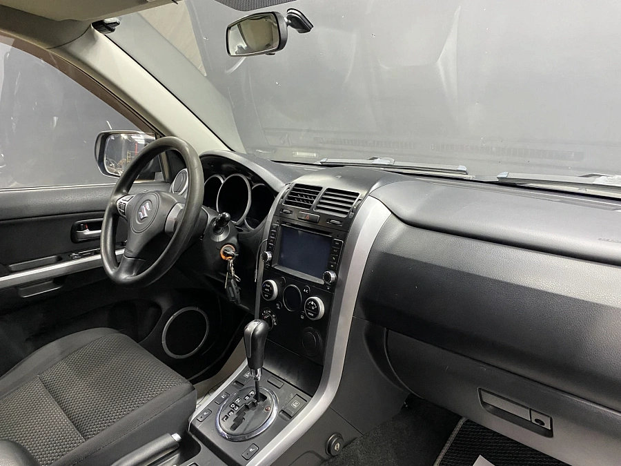 Suzuki Grand Vitara, 2011г., полный привод, автомат