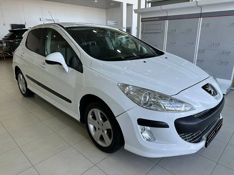 Peugeot 308, 2010г., передний привод, автомат