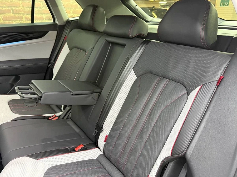 Volkswagen , 2025г., полный привод, робот