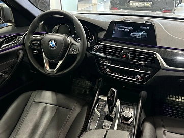 BMW 5 серии, 2020г, задний привод, автомат