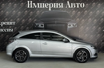 Opel Astra, 2010г, передний привод, механика