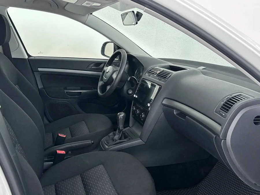 Skoda Octavia, 2012г., передний привод, механика