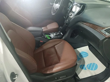 Hyundai Santa Fe, 2013г., передний привод, автомат