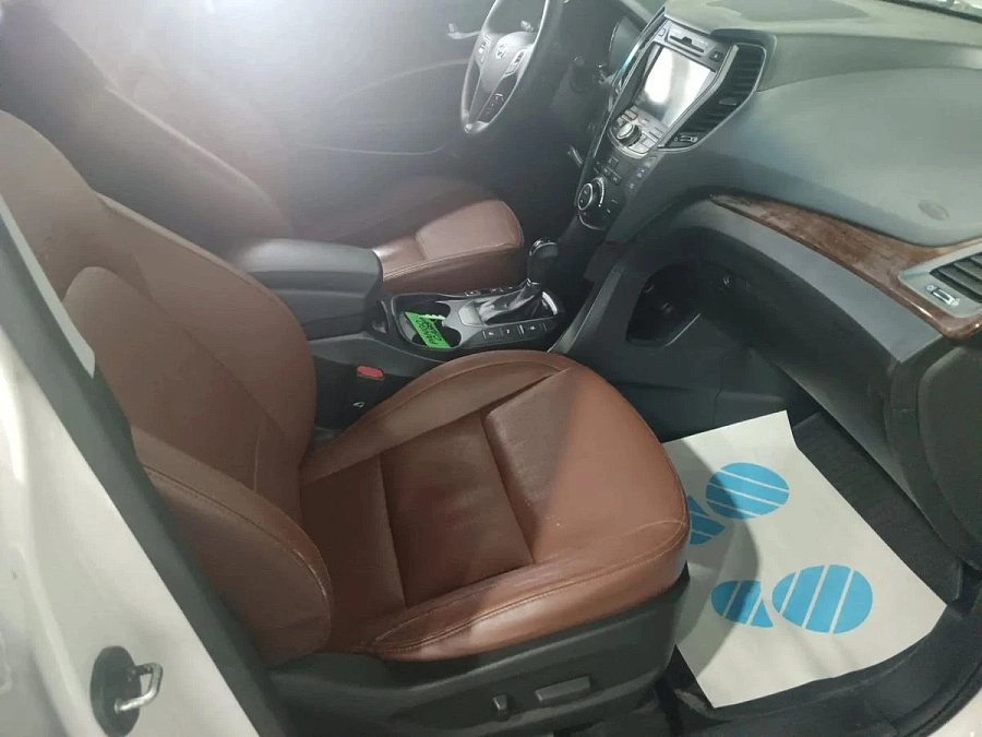 Hyundai Santa Fe, 2013г., передний привод, автомат