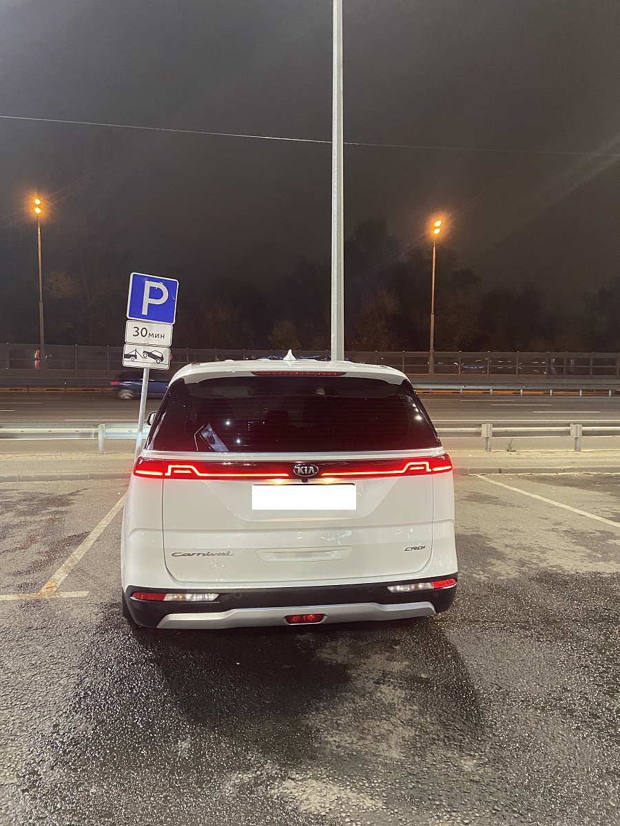 Kia Carnival, 2021г., передний привод, автомат