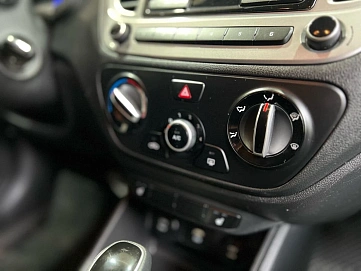 Hyundai Solaris, 2021г, передний привод, автомат