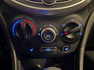 Hyundai Solaris, 2012г, передний привод, автомат