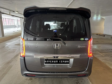 Honda Stepwgn, 2013г, передний привод, вариатор