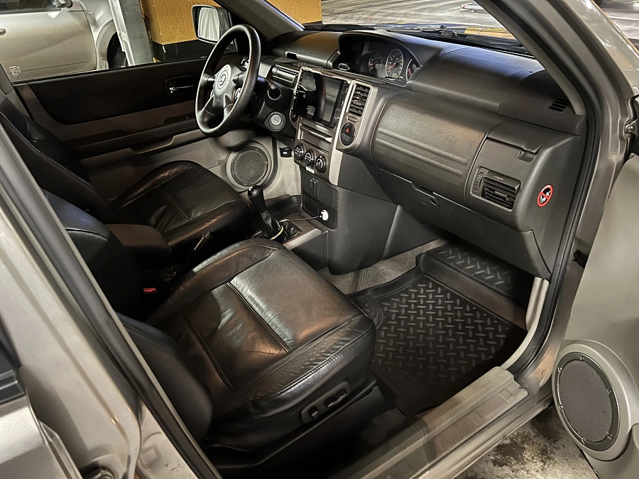Nissan X-Trail, 2005г., полный привод, механика