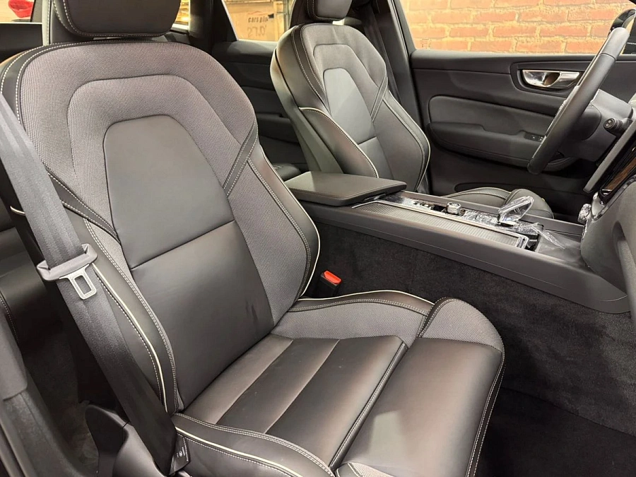 Volvo XC60, 2025г., полный привод, автомат