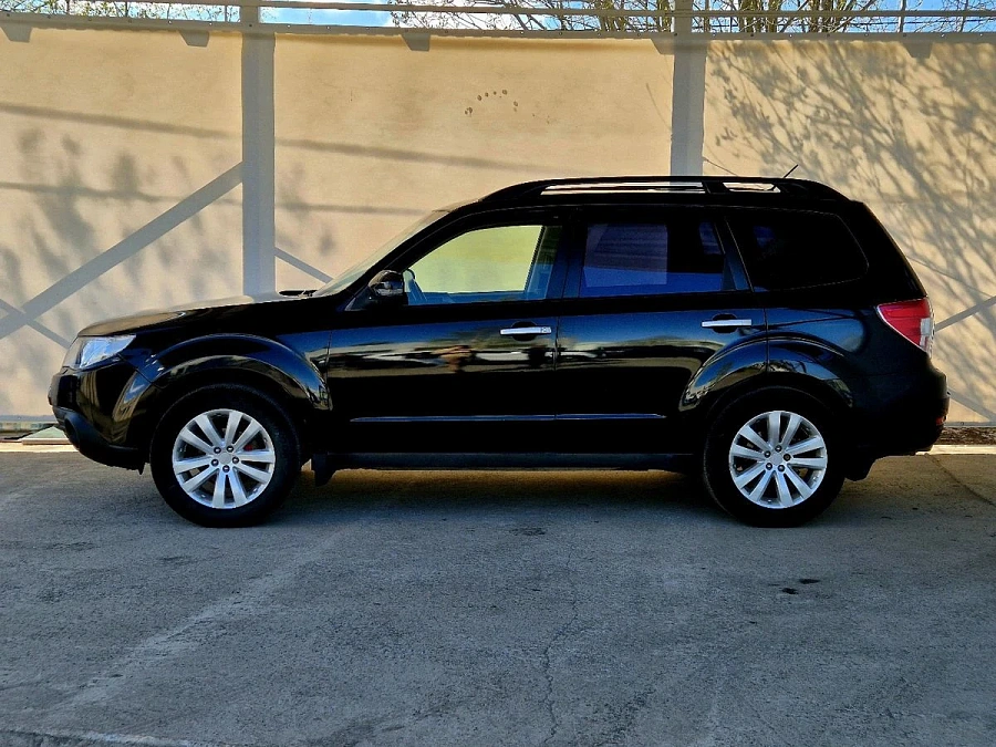Subaru Forester, 2011г., полный привод, механика