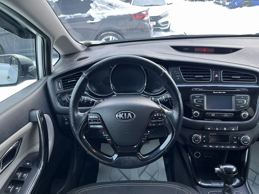 Kia Ceed, 2012г., передний привод, автомат