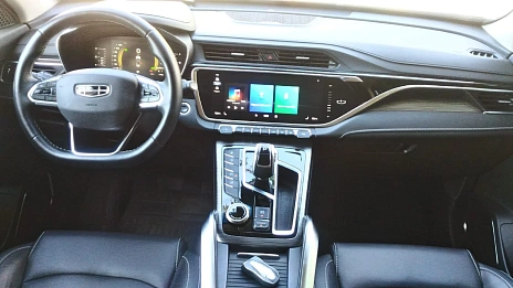 Geely Atlas Pro, 2023г, передний привод, автомат