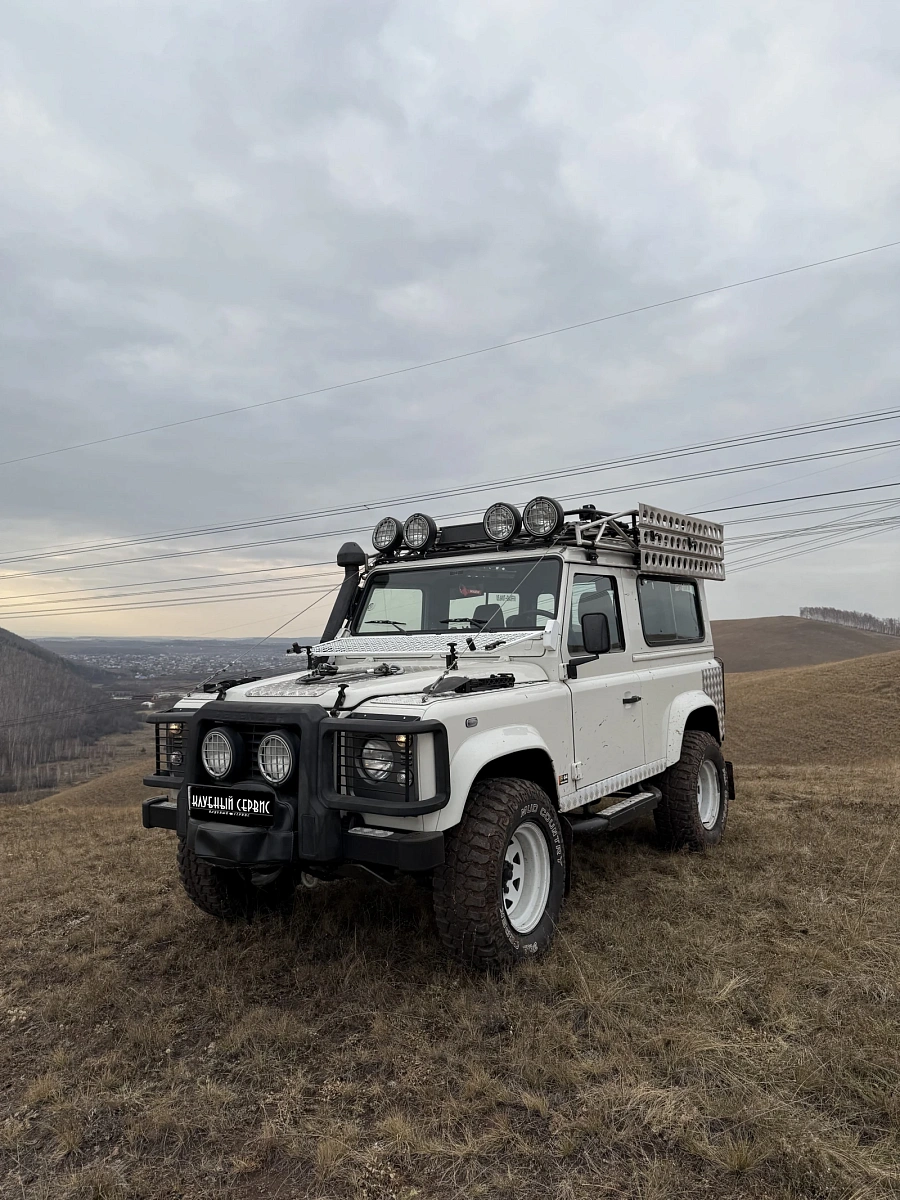Land Rover Defender, 2005г., полный привод, механика