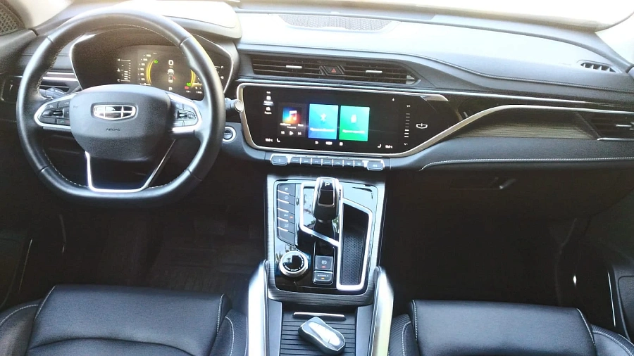 Geely Atlas Pro, 2023г., передний привод, автомат
