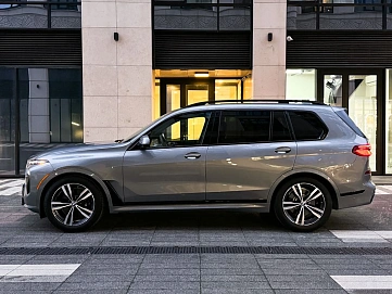 BMW X7, 2025г, полный привод, автомат