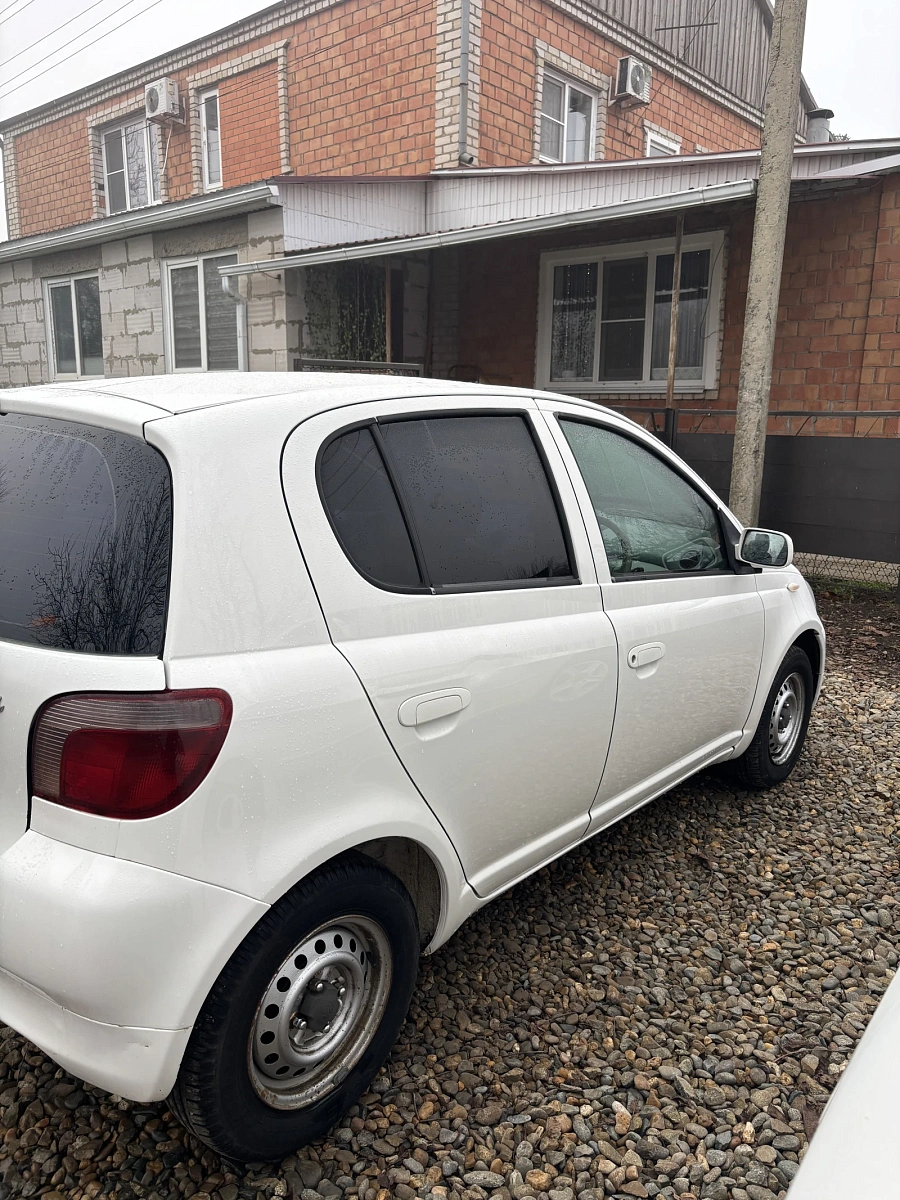 Toyota Vitz, 2001г., передний привод, автомат
