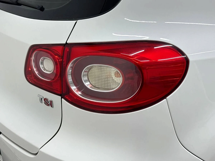 Volkswagen Tiguan, 2008г., полный привод, механика