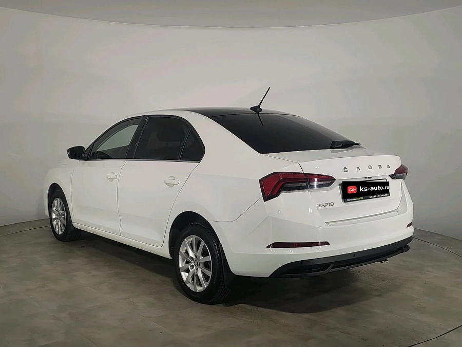 Skoda Rapid, 2021г., передний привод, робот