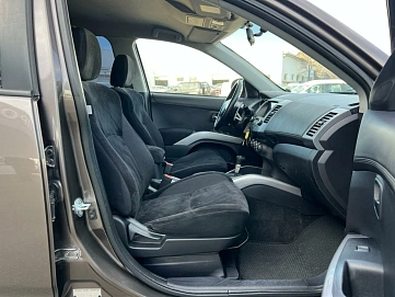 Mitsubishi Outlander, 2010г, передний привод, автомат